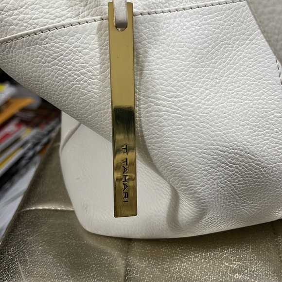 Tahari white leather bag - Picture 2 of 16